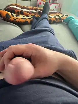 Snapshot of Sebastian24589 chatting on February 16, 2025, 2:32 pm Sebastian24589 online show from February 16, 2025, 2:32 pm