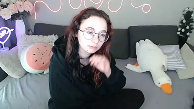 Mini Diva online show from March 29, 2026, 8:16 am