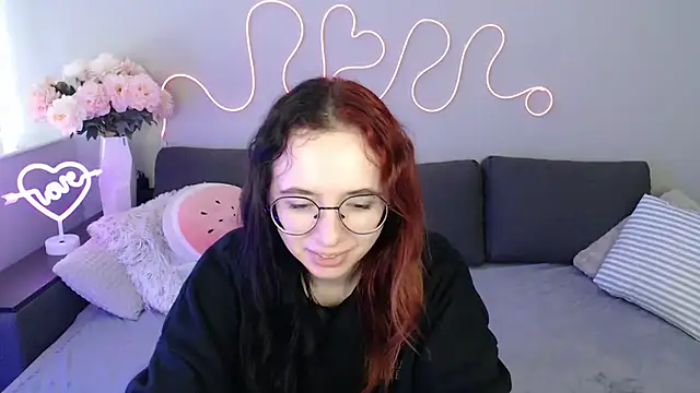 Mini Diva online show from November 25, 2025, 9:09 am