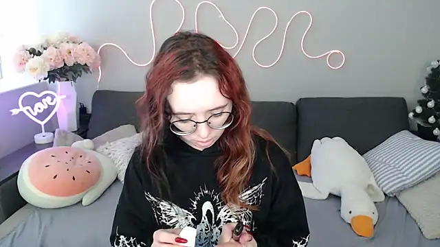 Mini Diva online show from February 20, 2026, 9:11 am