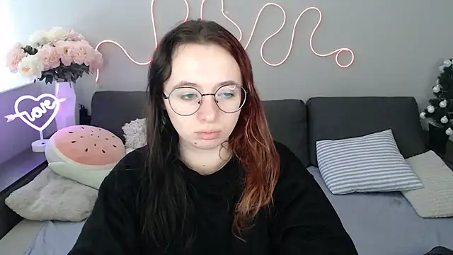 Mini Diva online show from January 18, 2026, 9:13 am