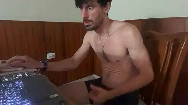 Snapshot of nicolaaaaas chatting on February 3, 2026, 6:22 am nicolaaaaas online show from February 3, 2026, 6:22 am