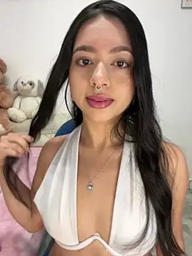 Snapshot of AliceJovovich chatting on March 6, 2025, 10:52 am AliceJovovich online show from March 6, 2025, 10:52 am