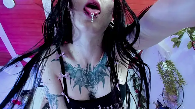 Snapshot of bathory_vamps chatting on June 11, 2026, 12:32 am bathory vamps online show from June 11, 2026, 12:32 am