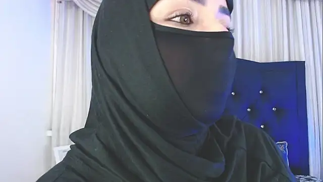 Uzra hayed online show from November 5, 2025, 9:29 pm