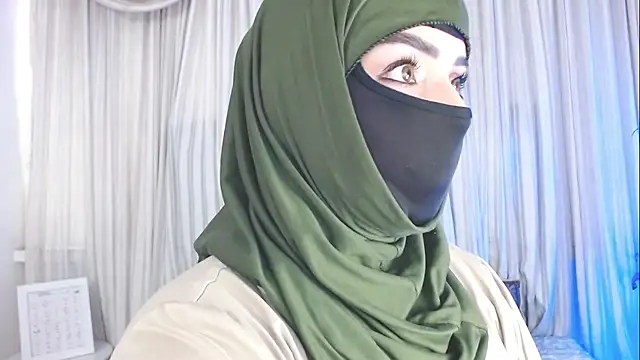 Uzra hayed online show from October 6, 2025, 7:58 pm