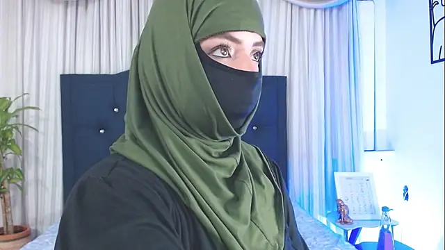 Uzra hayed online show from March 5, 2025, 10:54 pm