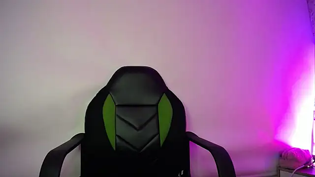 luly pink online show from September 11, 2025, 3:50 am