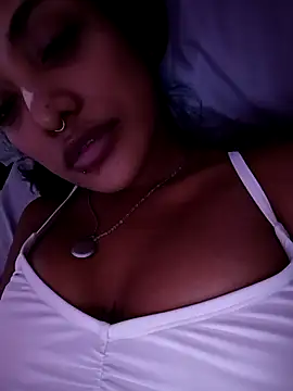 Snapshot of VictoireFeller chatting on October 16, 2025, 4:10 am VictoireFeller online show from October 16, 2025, 4:10 am