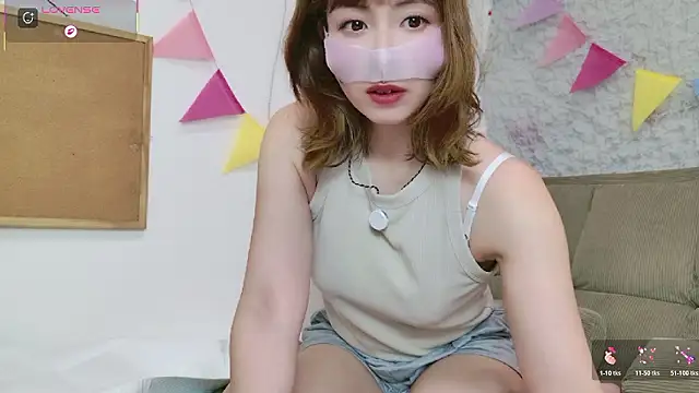 Snapshot of A33-asami chatting on May 31, 2026, 1:33 am A33-asami online show from May 31, 2026, 1:33 am