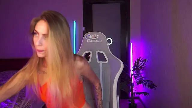 Kamila icee online show from September 9, 2025, 6:50 pm