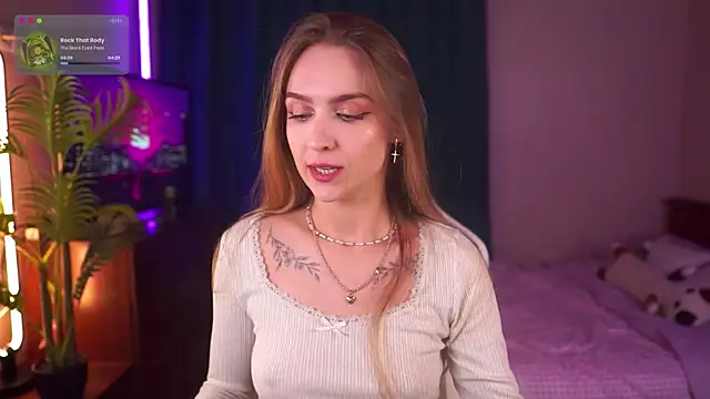 Kamila icee online show from October 10, 2025, 7:58 pm