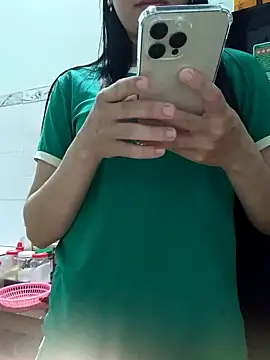 Ngocnhi2k online show from December 12, 2024, 1:28 pm