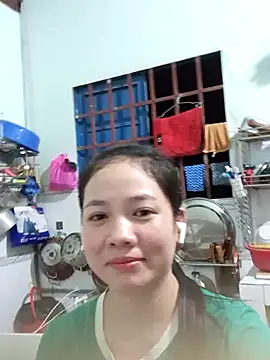 Ngocnhi2k online show from December 6, 2024, 4:44 pm