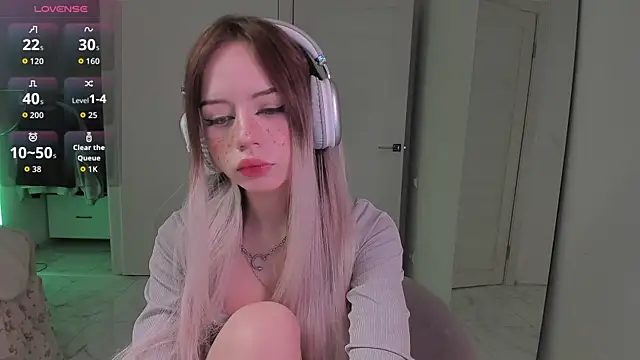 KellyBarton online show from October 29, 2025, 8:30 pm