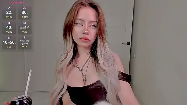 KellyBarton online show from February 18, 2026, 8:27 pm