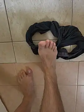 Snapshot of onbifeet chatting on July 24, 2026, 5:03 am onbifeet online show from July 24, 2026, 5:03 am