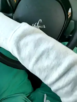 onbifeet online show from March 7, 2025, 4:11 pm