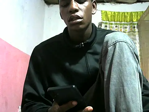 Bigras0011 online show from November 14, 2025, 2:37 am