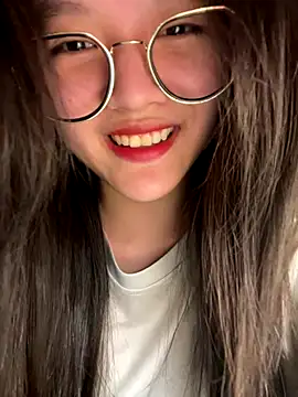 Krixxi22 online show from December 14, 2025, 3:50 pm