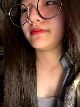 Krixxi22 online show from October 13, 2025, 3:02 pm