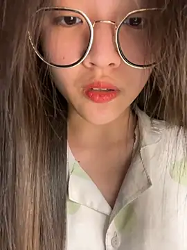 Krixxi22 online show from November 15, 2025, 7:29 pm