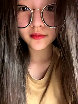 Krixxi22 online show from November 14, 2025, 4:21 pm