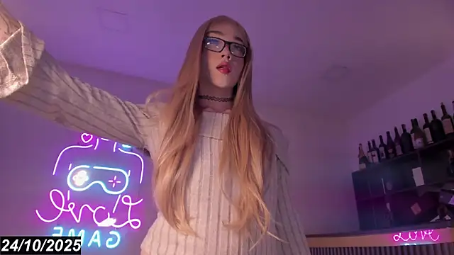 Bonnie Luxury online show from October 24, 2025, 5:28 am