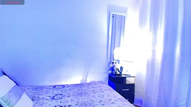 MeganLorensx online show from October 18, 2025, 11:40 pm