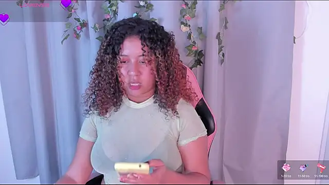 Kenia tompson01 online show from November 17, 2025, 7:18 pm