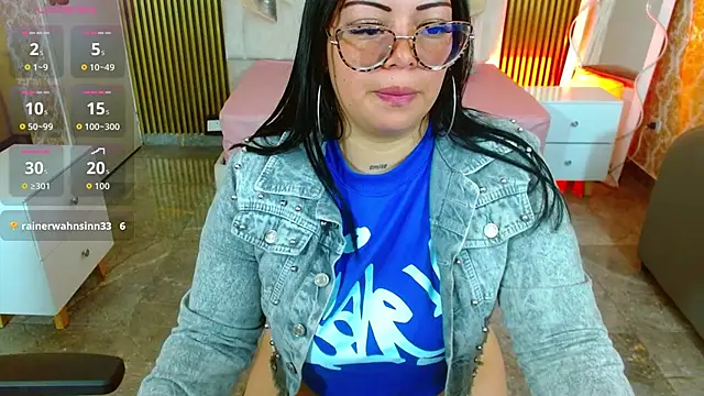 Snapshot of martinna_tay chatting on December 18, 2025, 3:22 am martinna tay online show from December 18, 2025, 3:22 am