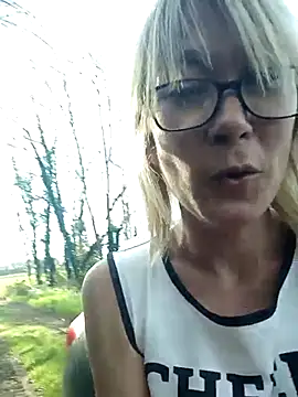 Timide girl2 online show from March 19, 2025, 3:40 pm