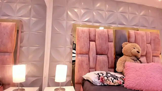 Charlotte Ice1 online show from April 18, 2026, 2:19 pm