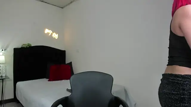 RedQueenMilf online show from March 7, 2025, 9:17 pm