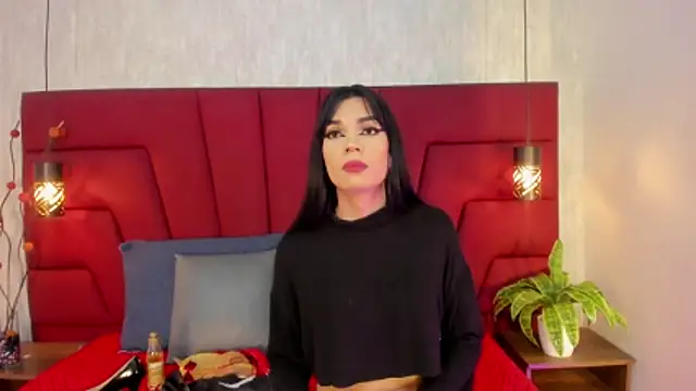 LadyLuminary online show from December 1, 2025, 7:37 pm