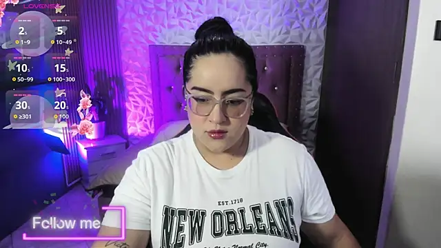 Sofiia davis23 online show from July 8, 2026, 1:23 pm