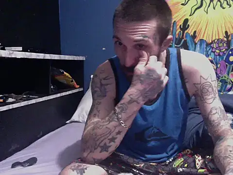 hungandtatted666 online show from May 1, 2026, 2:11 pm