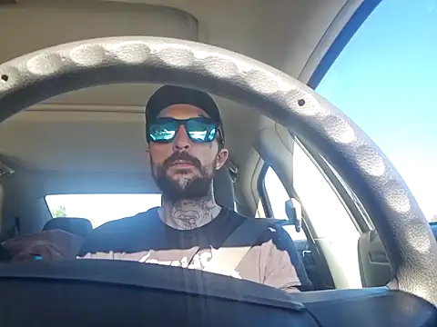 Snapshot of hungandtatted666 chatting on October 11, 2025, 7:04 pm hungandtatted666 online show from October 11, 2025, 7:04 pm