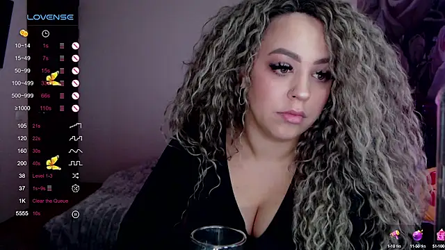  Just a queen 3 online show from March 3, 2025, 6:35 pm