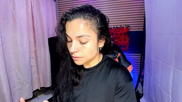 Snapshot of rosse_2504 chatting on September 17, 2025, 5:15 pm rosse 2504 online show from September 17, 2025, 5:15 pm