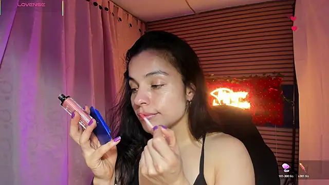 Snapshot of rosse_2504 chatting on November 12, 2025, 5:06 pm rosse 2504 online show from November 12, 2025, 5:06 pm