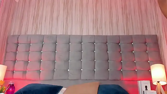 Snapshot of Poacahontasfg chatting on October 20, 2025, 4:03 am Poacahontasfg online show from October 20, 2025, 4:03 am