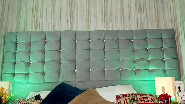 Snapshot of Poacahontasfg chatting on January 11, 2026, 3:57 am Poacahontasfg online show from January 11, 2026, 3:57 am