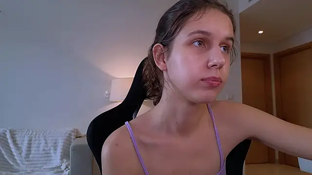 VanessaBayer2 online show from December 25, 2024, 5:05 am