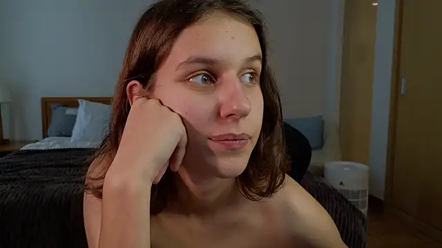 VanessaBayer2 online show from March 18, 2025, 2:40 am