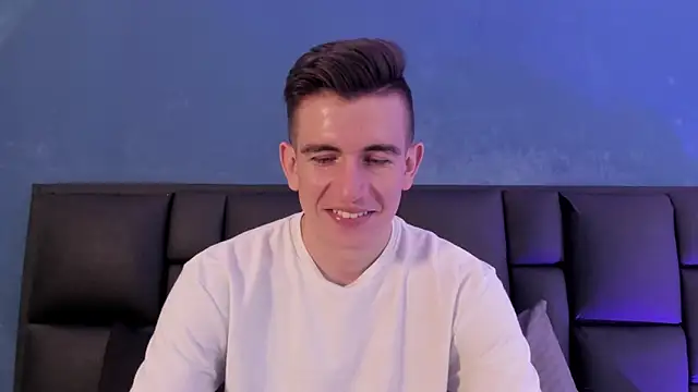 Snapshot of MikaelSlow chatting on January 19, 2026, 2:15 am MikaelSlow online show from January 19, 2026, 2:15 am