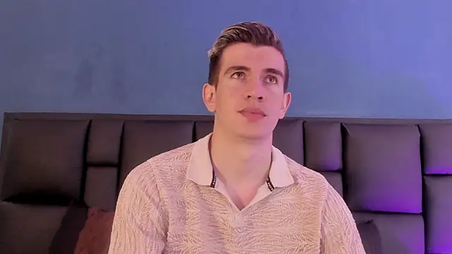 Snapshot of MikaelSlow chatting on February 8, 2026, 4:43 am MikaelSlow online show from February 8, 2026, 4:43 am