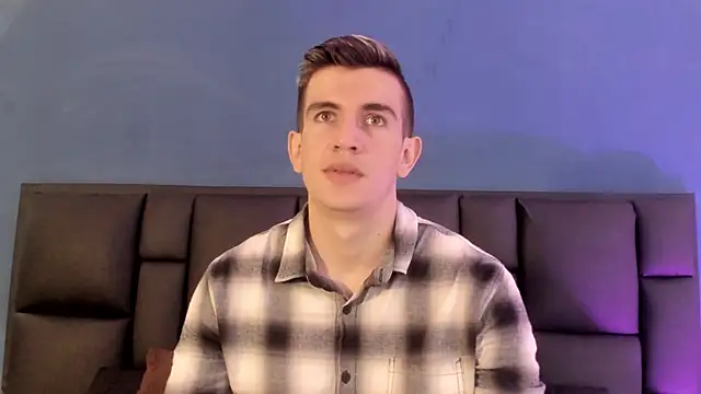 Snapshot of MikaelSlow chatting on February 18, 2026, 2:09 am MikaelSlow online show from February 18, 2026, 2:09 am