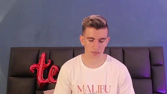 Snapshot of MikaelSlow chatting on February 13, 2026, 4:34 am MikaelSlow online show from February 13, 2026, 4:34 am