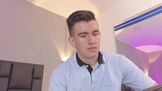 MikaelSlow online show from May 20, 2026, 3:47 am